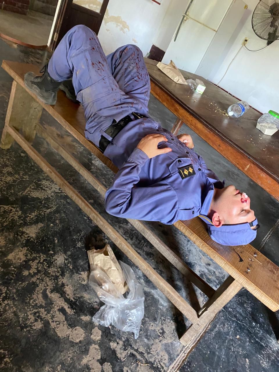 *MANIFESTANTES KIRCHNERISTAS AGREDIERON A LA POLICÍA EN VILLA RÍO BERMEJITO*