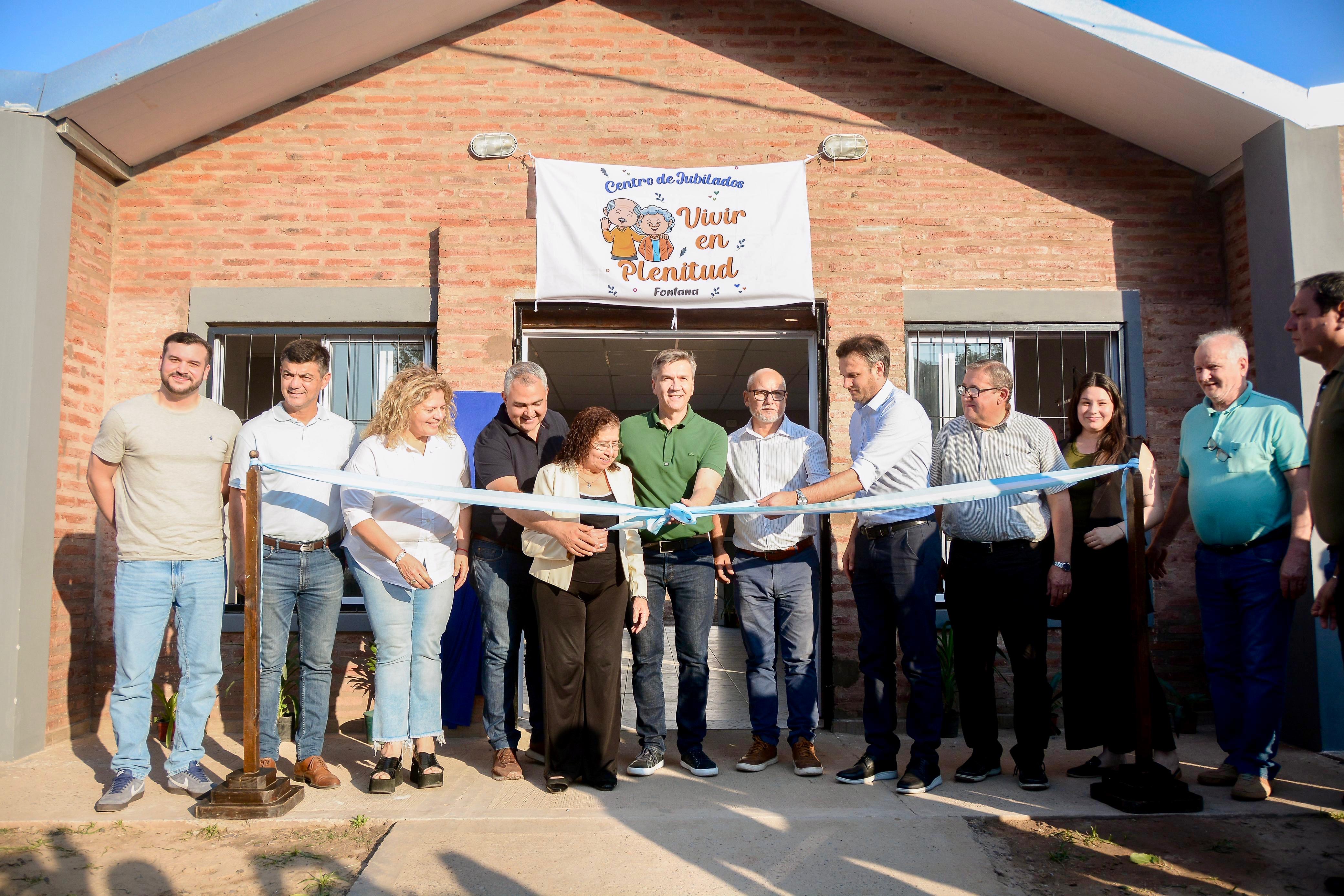 OBRA RECUPERADA DEL EX IAFEP: EL GOBERNADOR ZDERO INAUGURÓ LAS REFACCIONES INTEGRALES DEL CENTRO DE ADULTOS MAYORES