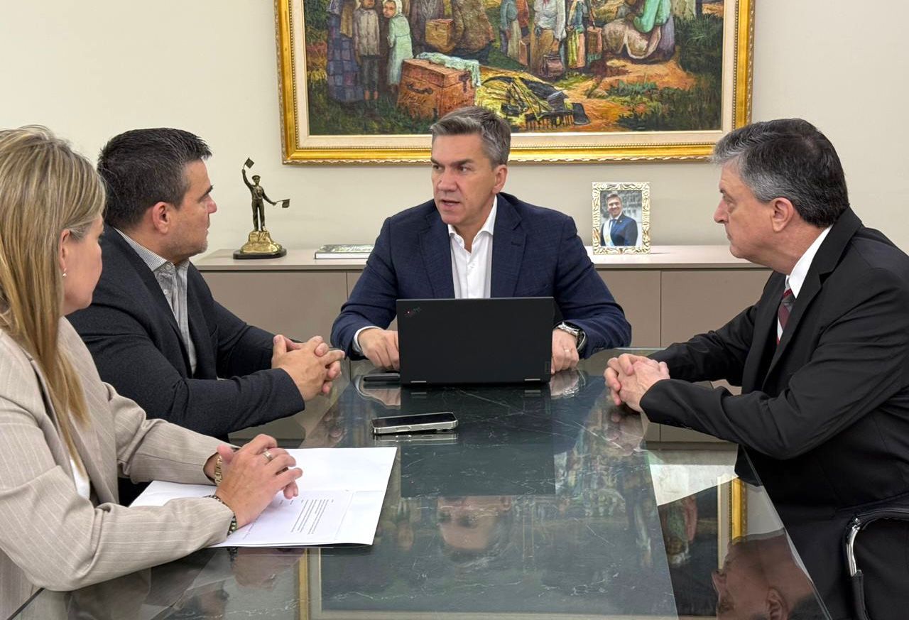 *NUEVAS AUTORIDADES EN EL INSSSEP*