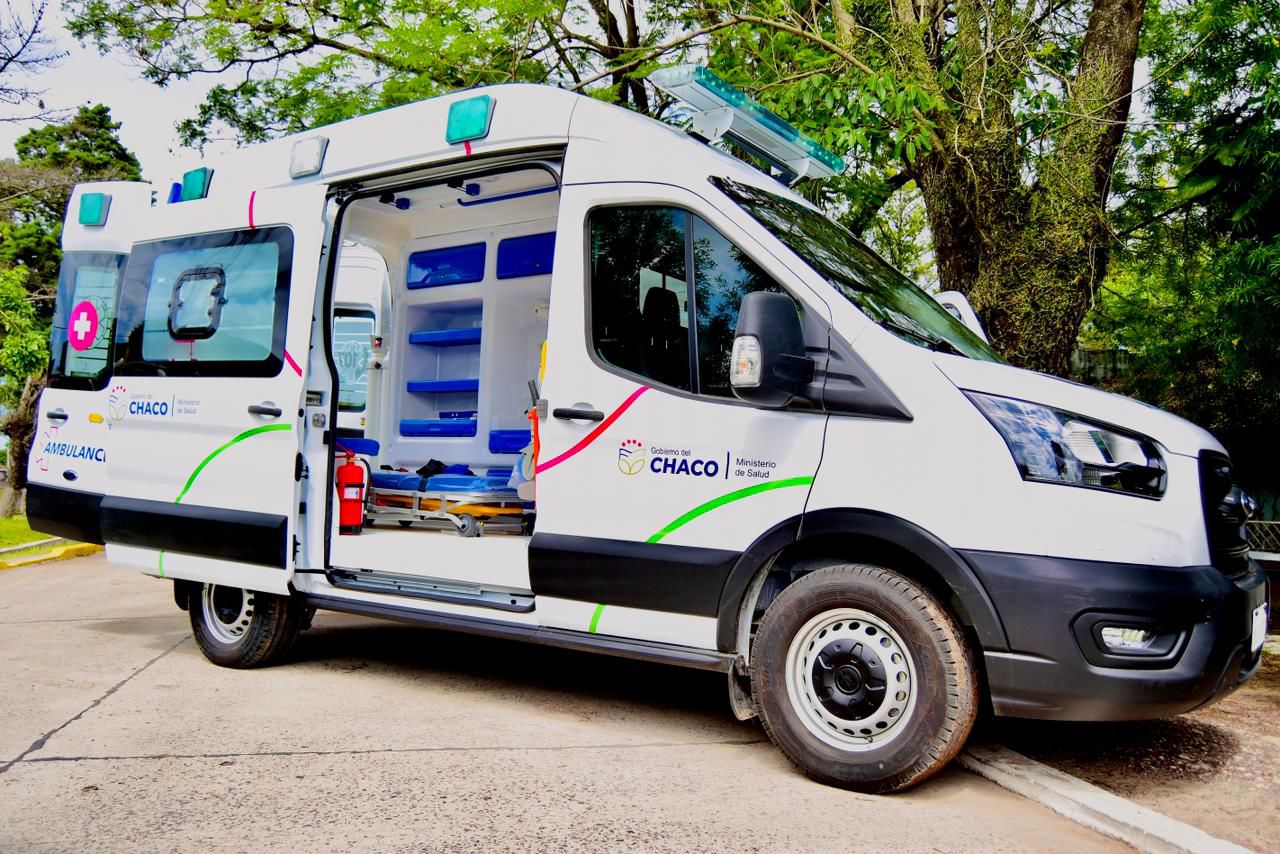 BASAIL: EL GOBERNADOR ZDERO ENTREGÓ UNA NUEVA AMBULANCIA Y ANTEOJOS, DEL PROGRAMA “VER PARA SER LIBRES”