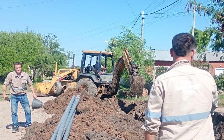 *EN VILLA ÁNGELA: SAMEEP EXTIENDE LA RED DE AGUA POTABLE EN EL BARRIO “CASA 30”*