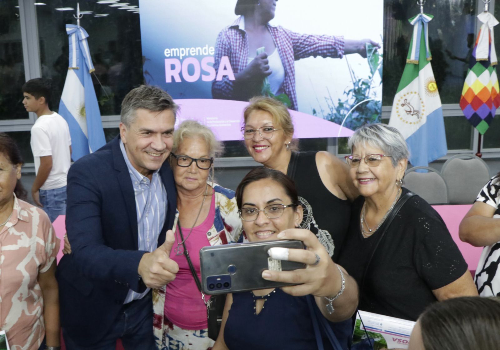 *EL GOBERNADOR LANZÓ “EMPRENDE ROSA”, UNA HERRAMIENTA FINANCIERA DESTINADA A EMPRENDEDORAS*
