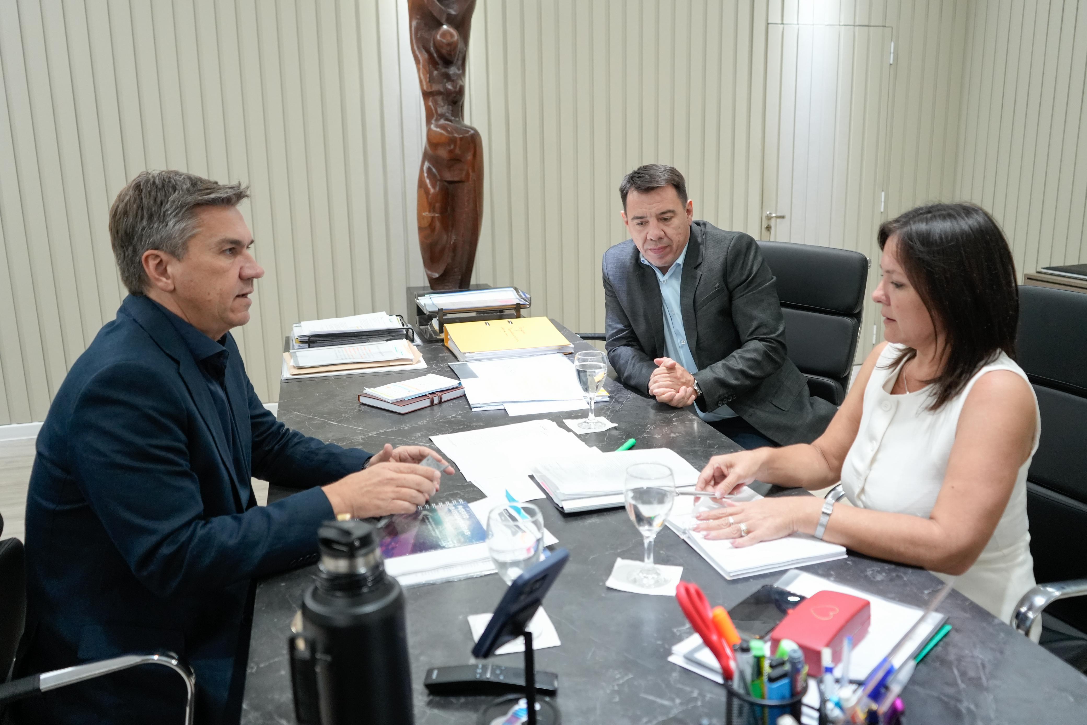 *TRAS 14 A&Ntilde;OS, SE DESTRABA UN HIST&Oacute;RICO CONFLICTO: EL IPDUV CONCRET&Oacute; LA VENTA DE UN TERRENO AL COLEGIO ESTRADA*