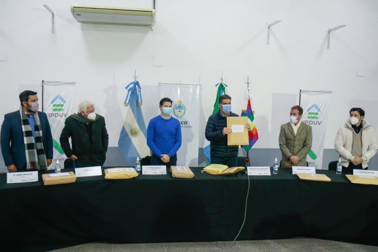 *CAPITANICH ABRIÓ OFERTAS PARA LA CONSTRUCCIÓN DE 58 VIVIENDAS EN GANCEDO Y MARGARITA BELÉN