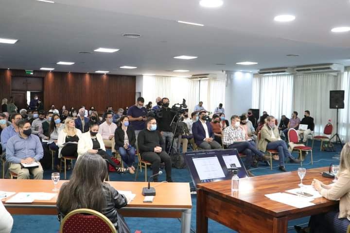 *Durante octubre diversos organismos del Poder Ejecutivo recibieron capacitaciones de la Ley Yolanda*