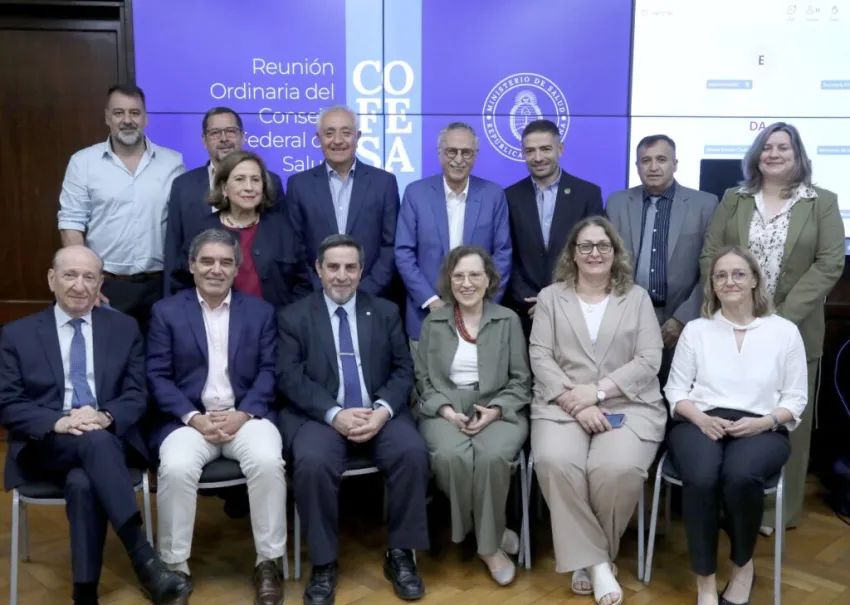 *LAS VACUNAS SON SEGURAS Y SALVAN VIDAS*