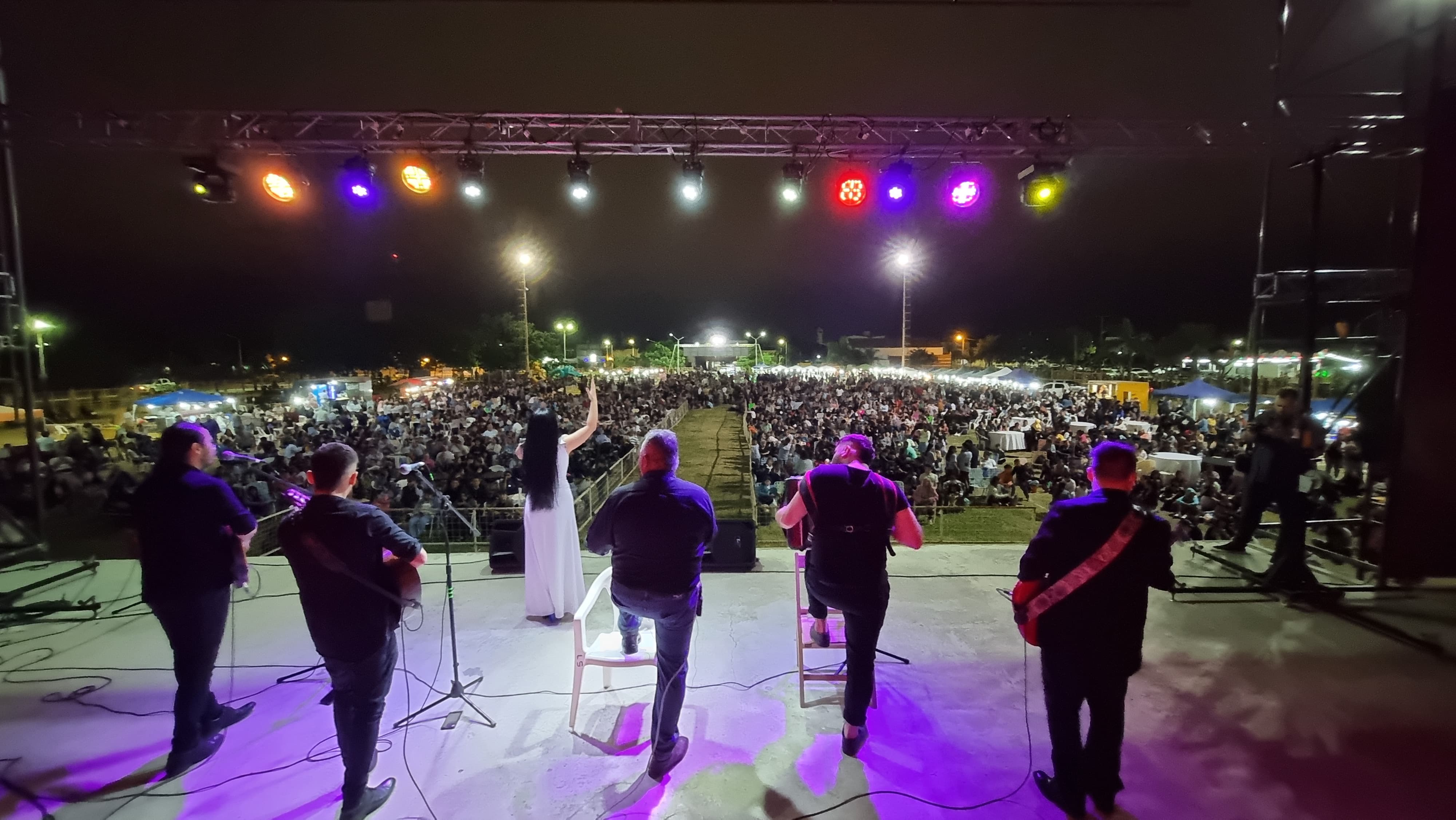VIGILIA POR EL 2 DE ABRIL EN VILLA ÁNGELA CON GRAN ACOMPAÑAMIENTO DE LA COMUNIDAD