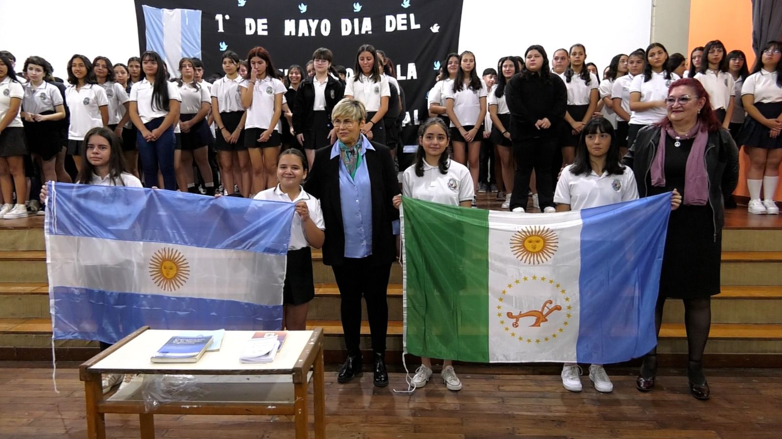 *ESTUDIANTES DE 3º AÑO DE ESCUELAS SECUNDARIAS DE TODA LA PROVINCIA PROMETIERON LEALTAD A LAS CONSTITUCIONES NACIONAL Y PROVINCIAL*