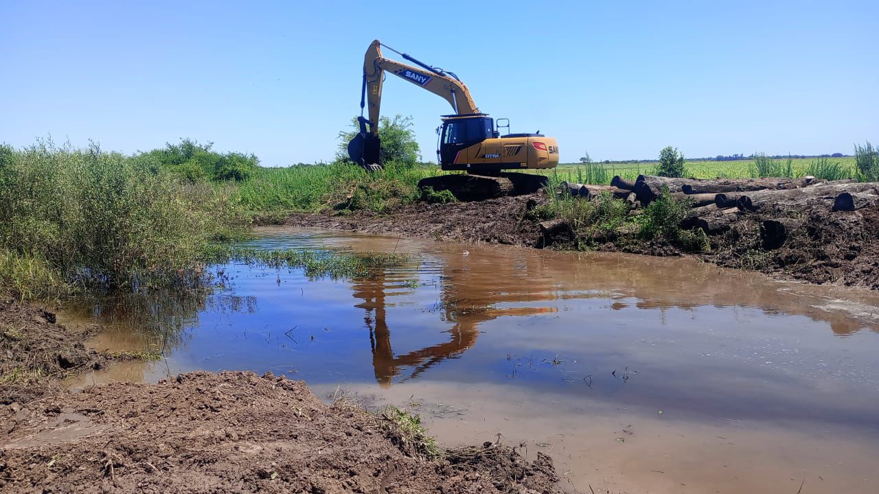 *EL GOBIERNO PROVINCIAL FORTALECE LA INFRAESTRUCTURA H&Iacute;DRICA CON M&Aacute;S MANTENIMIENTO Y LIMPIEZA DE CANALES*