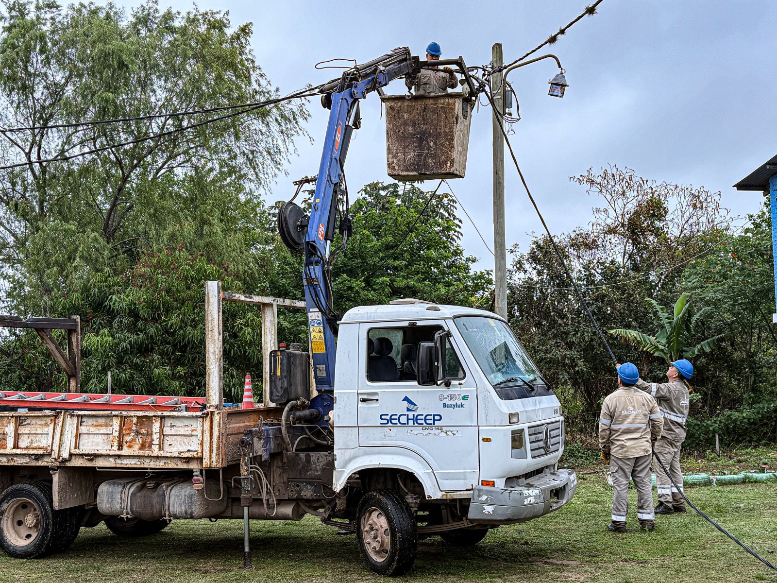 *ISLA DEL CERRITO: SECHEEP REFUERZA EL SERVICIO EL&Eacute;CTRICO Y RENUEVA EL ALUMBRADO PARA EL TORNEO DEL DORADO*