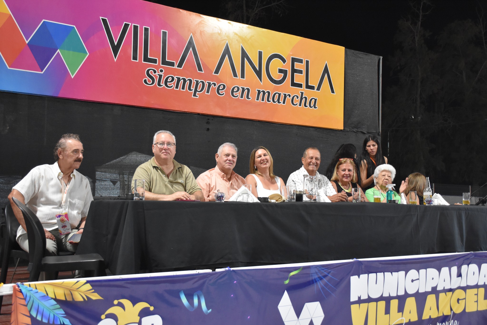 VILLA ÁNGELA VIVIÓ UNA PRIMERA NOCHE ESPECTACULAR DE CARNAVALES 2025