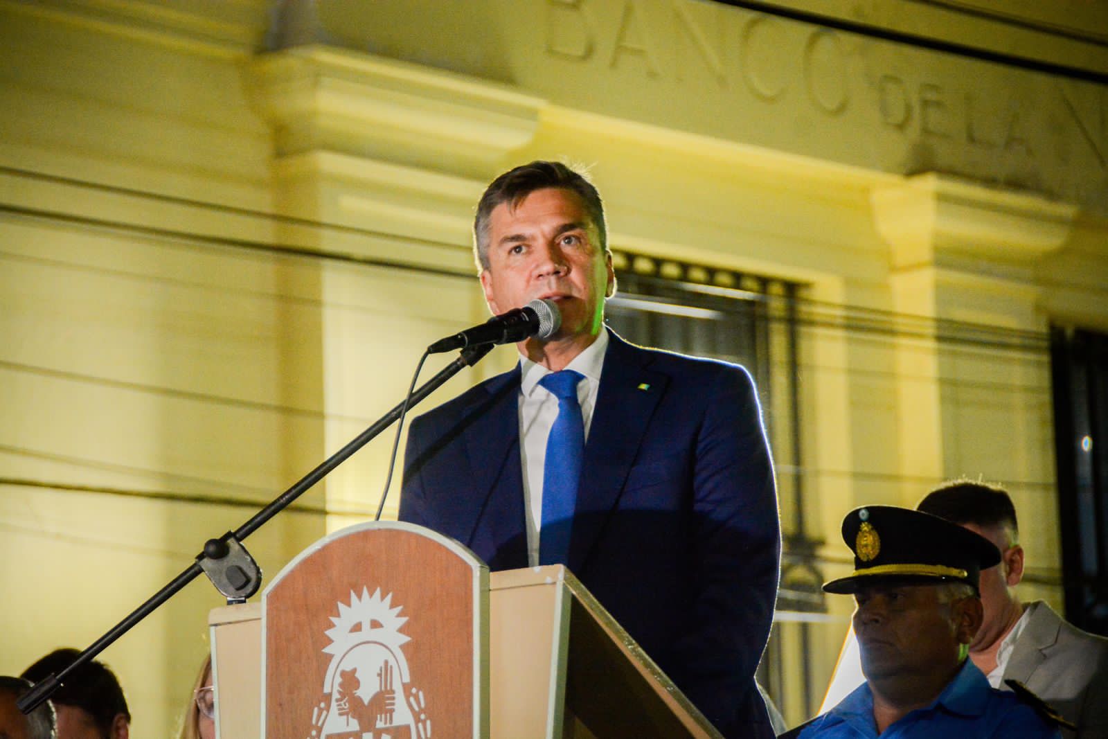 *EL GOBERNADOR ZDERO ACOMPAÑÓ EL 112° ANIVERSRIO DE SÁENZ PEÑA*