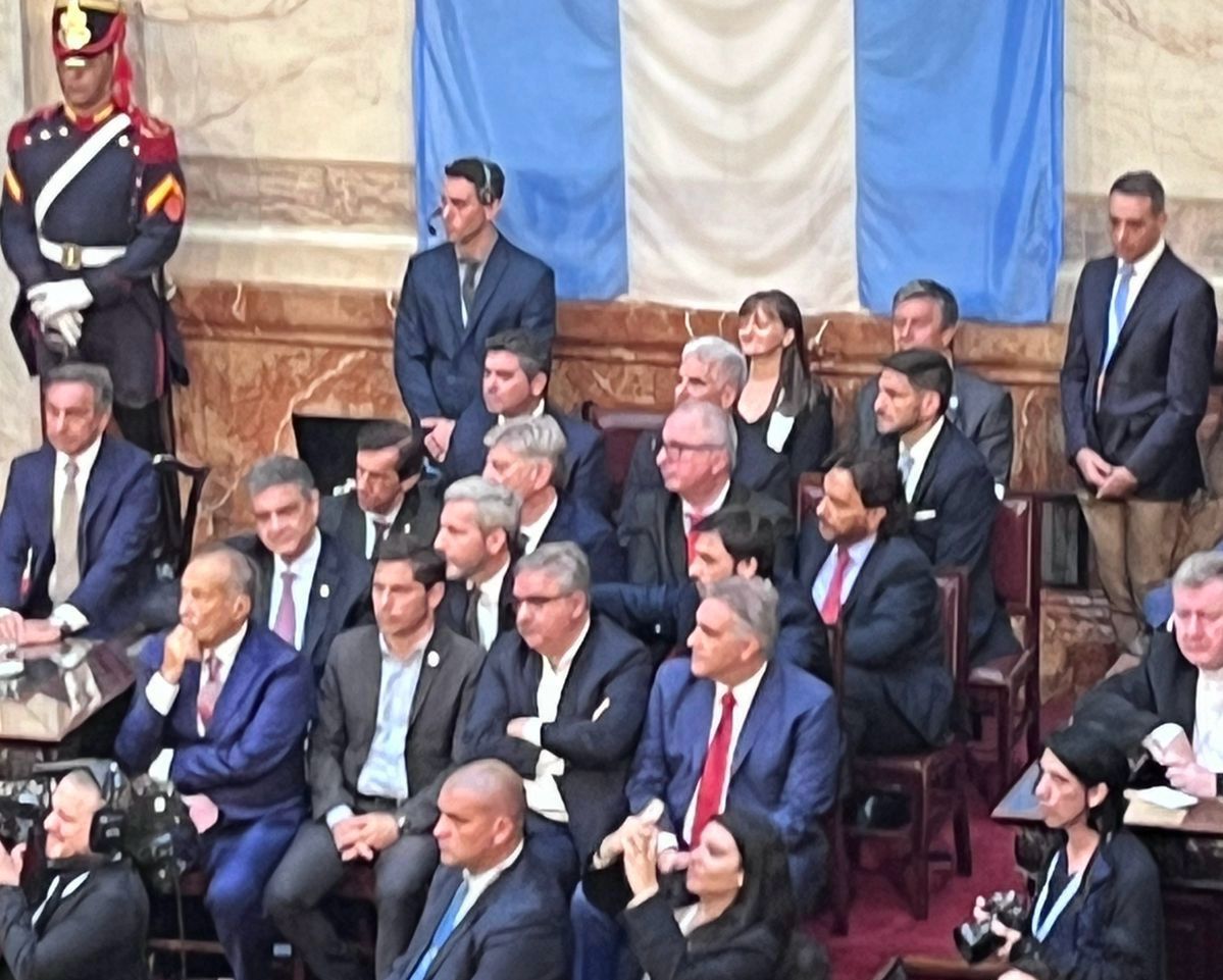 *POR CHACO, LA VICEGOBERNADORA SCHNEIDER ASISTIÓ ANOCHE A LA APERTURA DE SESIONES ORDINARIAS, EN EL CONGRESO*