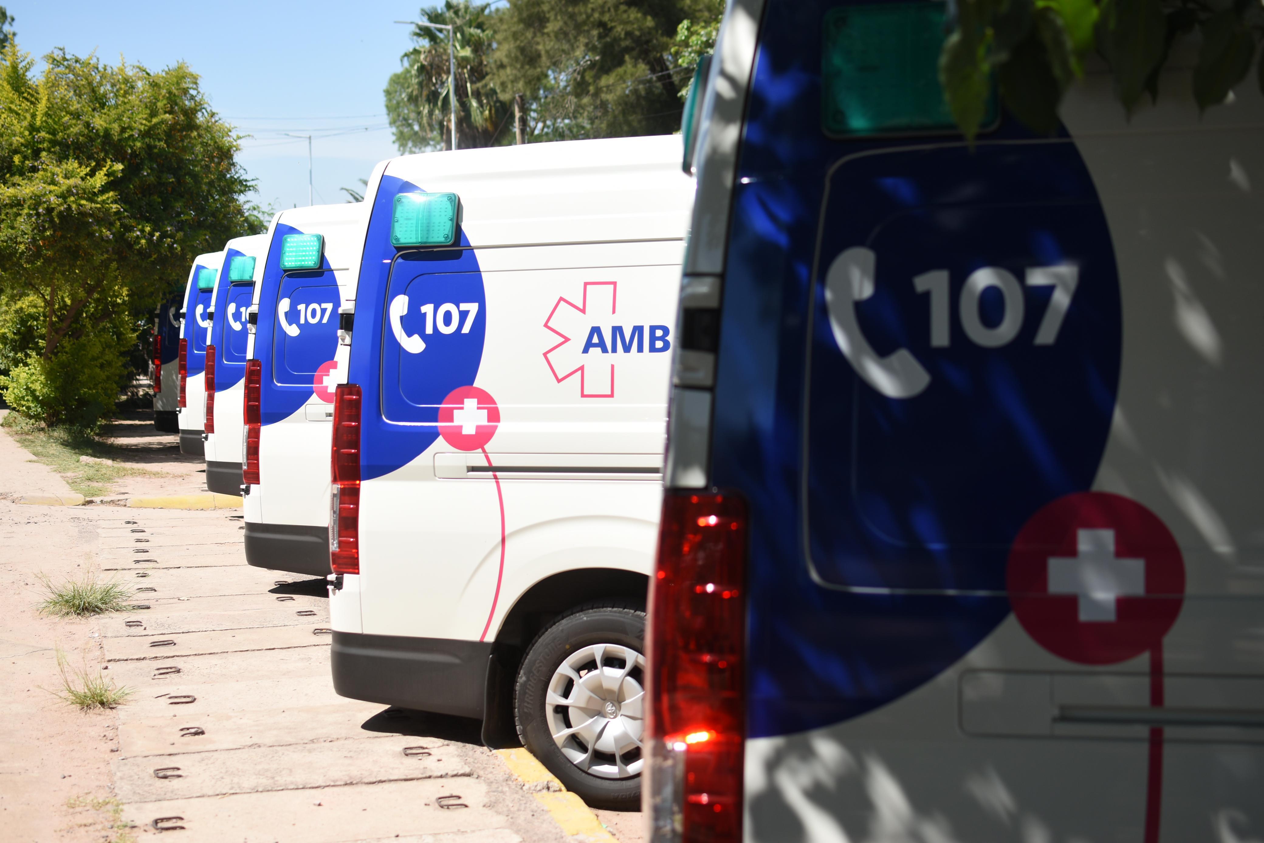 *VILLA ÁNGELA: EL GOBERNADOR ZDERO ENTREGÓ AMBULANCIAS PARA REFORZAR EL SISTEMA SANITARIO EN 6 LOCALIDADES*