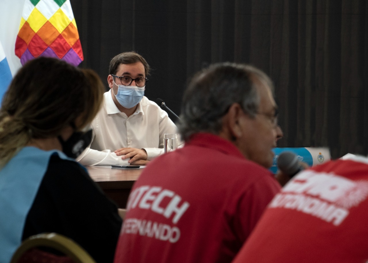 A las 20 en Casa de Gobierno. El Gobierno busca, con antelación, encontrar los consensos necesarios con los 18 gremios docentes, para garantizar el normal inicio del ciclo lectivo el próximo 2 de marzo.  A casi un mes del inicio de