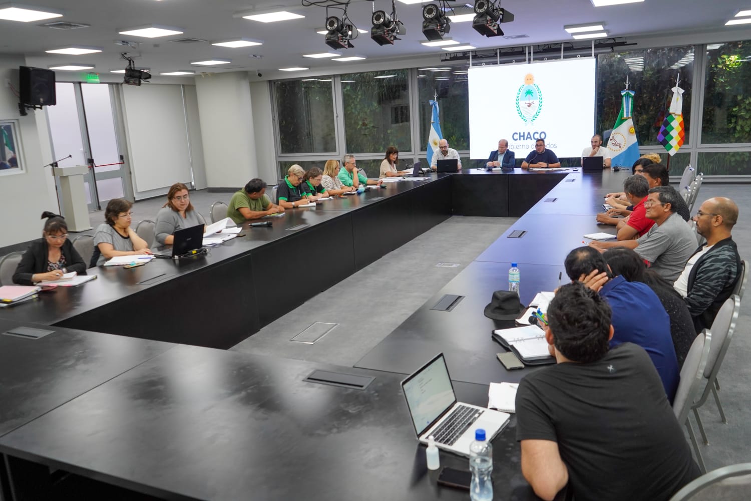 EL GOBIERNO Y LOS SINDICATOS ACORDARON LA FIRMA DEL CONVENIO COLECTIVO DE TRABAJO