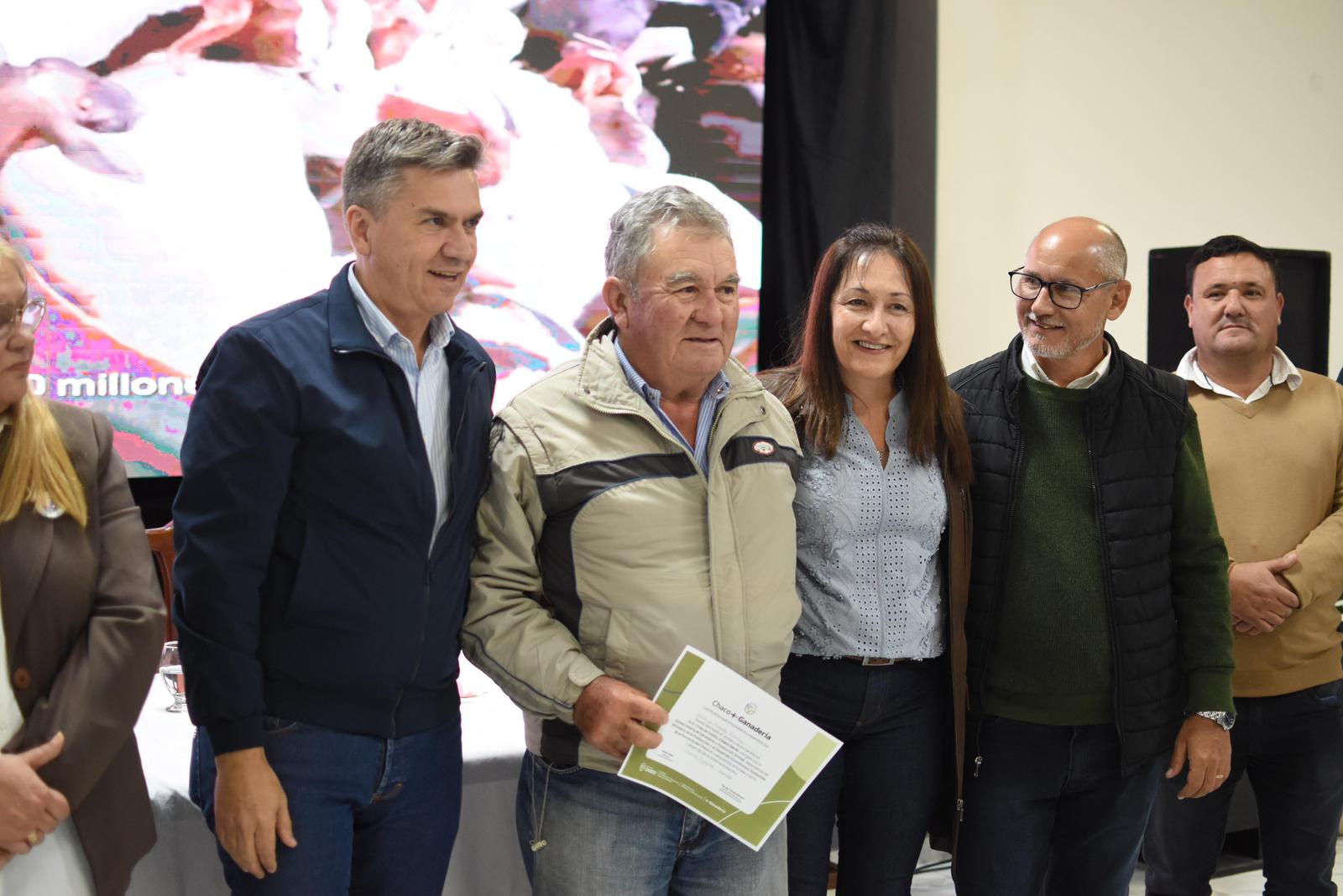 FAMILIAS DE SANTA SYLVINA RECIBIERON SUS TÍTULOS DE PROPIEDAD, TRAS DÉCADAS DE ESPERA