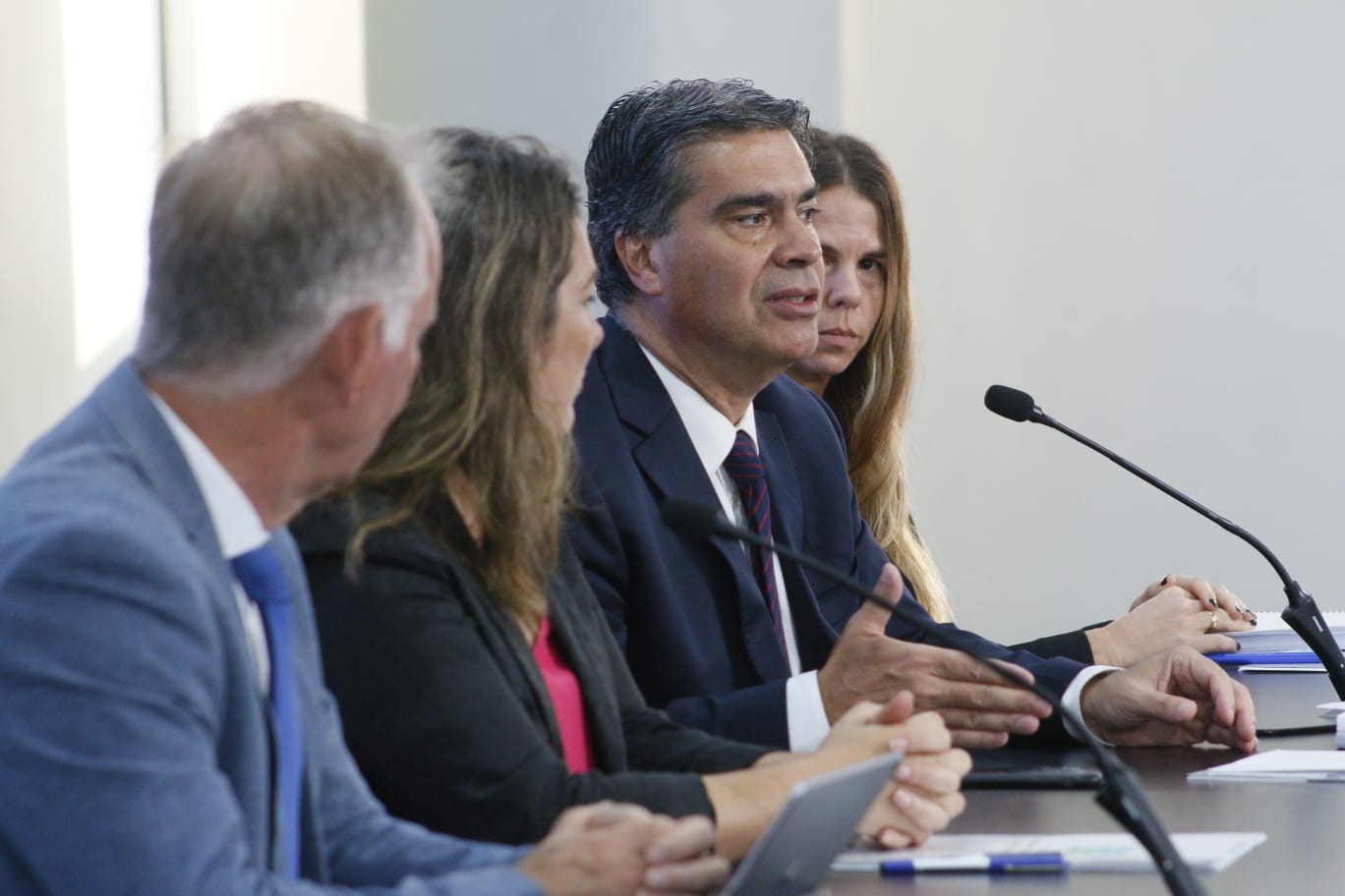 *Capitanich y el Banco Mundial presentaron importante paquete de obras hídricas para Resistencia*