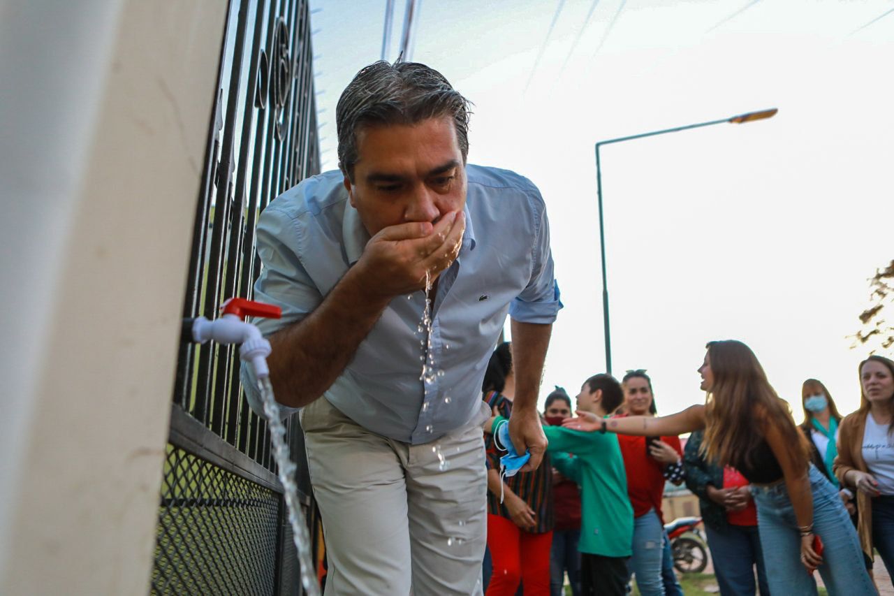 EL AGUA POTABLE LLEGÓ A CHARATA: CAPITANICH HABILITÓ EL PRIMER TRAMO DE LA RED EN EL ANIVERSARIO DE LA LOCALIDAD