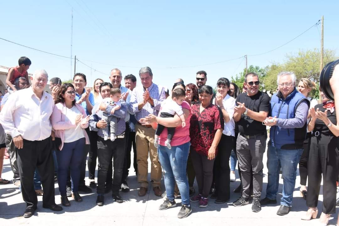 PAPP Y CAPITANICH INAUGURARON 2500 METROS DE PAVIMENTO URBANO EN CALLE MONTEAGUDO