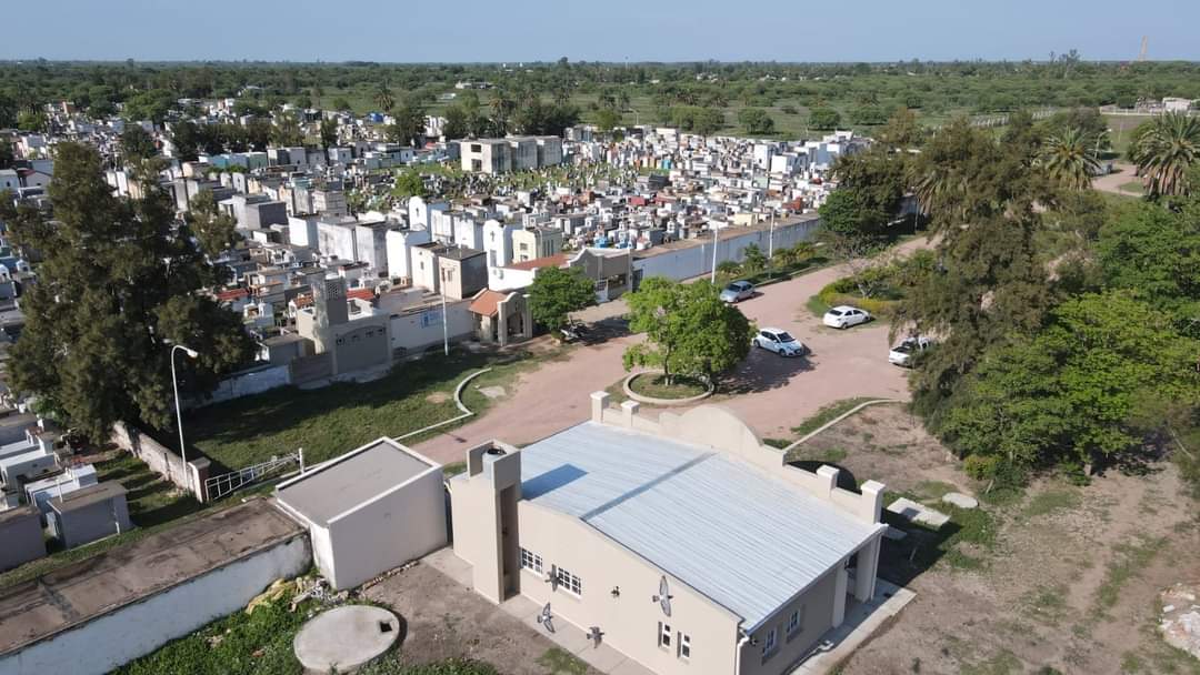 VILLA ANGELA : LAS SALAS VELATORIAS Y BAÑOS DEL CEMENTERIO "JUAN PABLO II" ESTÁN TERMINADAS