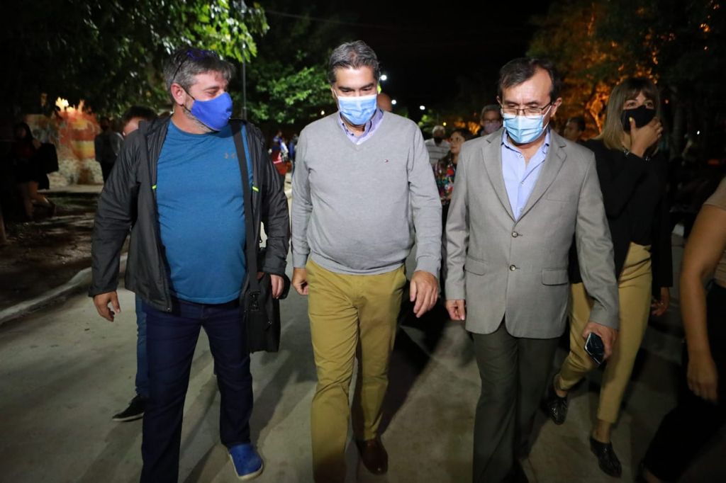 EN COLONIA BENÍTEZ, CAPITANICH INAUGURÓ MÁS PAVIMENTO “VAMOS A SEGUIR CON OBRAS EN TODOS LOS MUNICIPIOS PORQUE ES UNA MANERA DE CAMBIAR LA VIDA DE LAS PERSONAS”