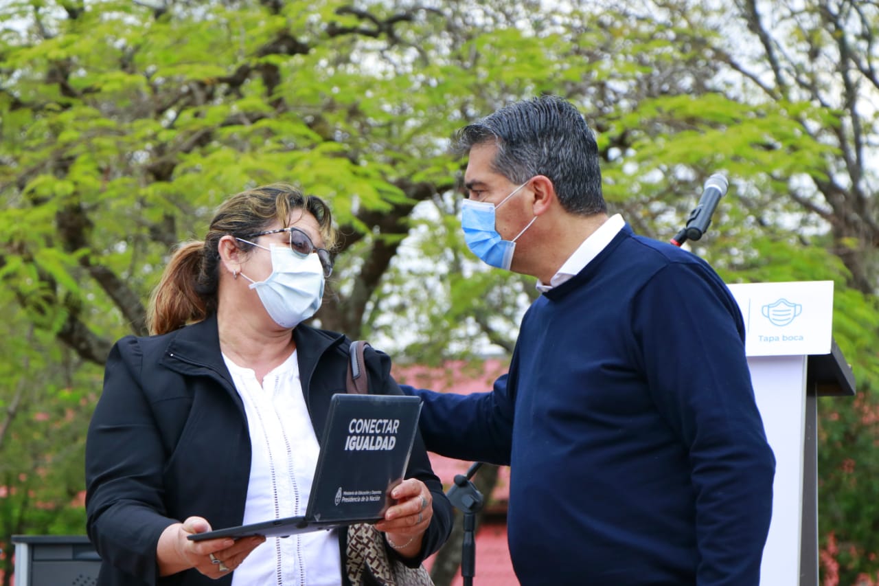 *CAPITANICH RECONOCIÓ A DOCENTES POR EL TRABAJO REALIZADO Y RATIFICÓ LA VUELTA A LA PRESENCIALIDAD PLENA Y CUIDADA*