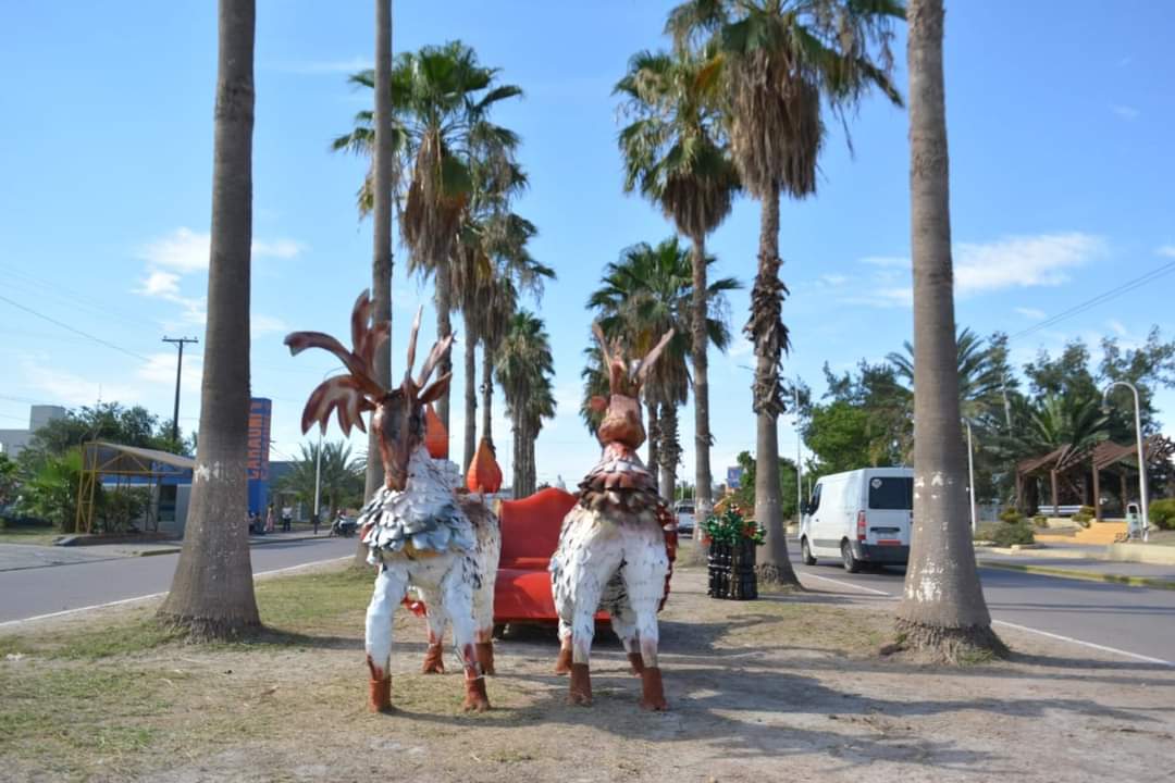 MEDIO AMBIENTE PREPARA ORNAMENTOS NAVIDEÑOS PARA EL ENCENDIDO DE LUCES Y BENDICIÓN DEL PESEBRE