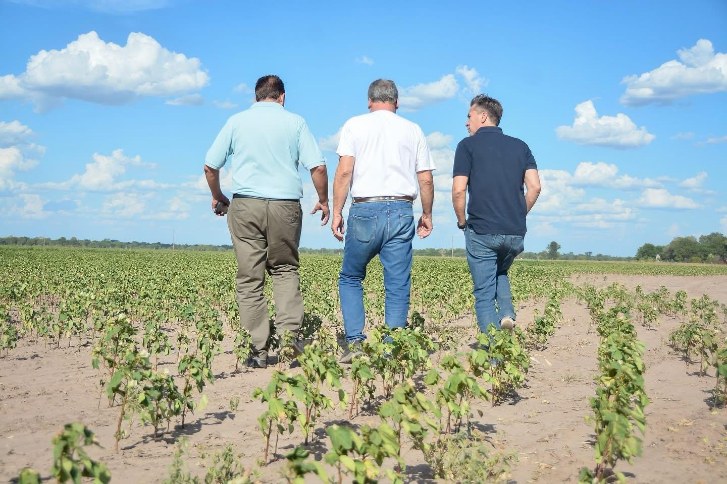*ANTE LA SEQUÍA: EL GOBERNADOR ZDERO ACOMPAÑA EL DOLOR DEL CAMPO CHAQUEÑO*
