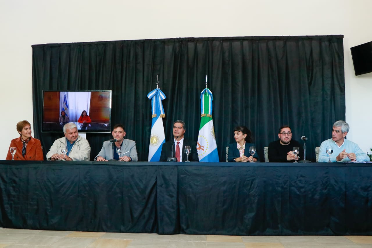 *OBRAS VIALES: SE FIRMÓ EL CONTRATO PARA LA REPAVIMENTACIÓN DE LA RUTA 6, ENTRE VILLA BERTHET Y SAN BERNARDO