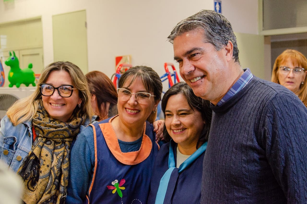 *Compromiso con las infancias: Capitanich entregó mobiliario y equipamiento para Centros de Integración y Fortalecimiento Familiar*