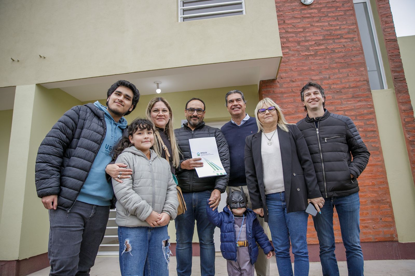 *UN HITO HABITACIONAL: CAPITANICH ENTREGÓ LLAVES DE 180 VIVIENDAS PARA LA ZONA SUR DE RESISTENCIA*