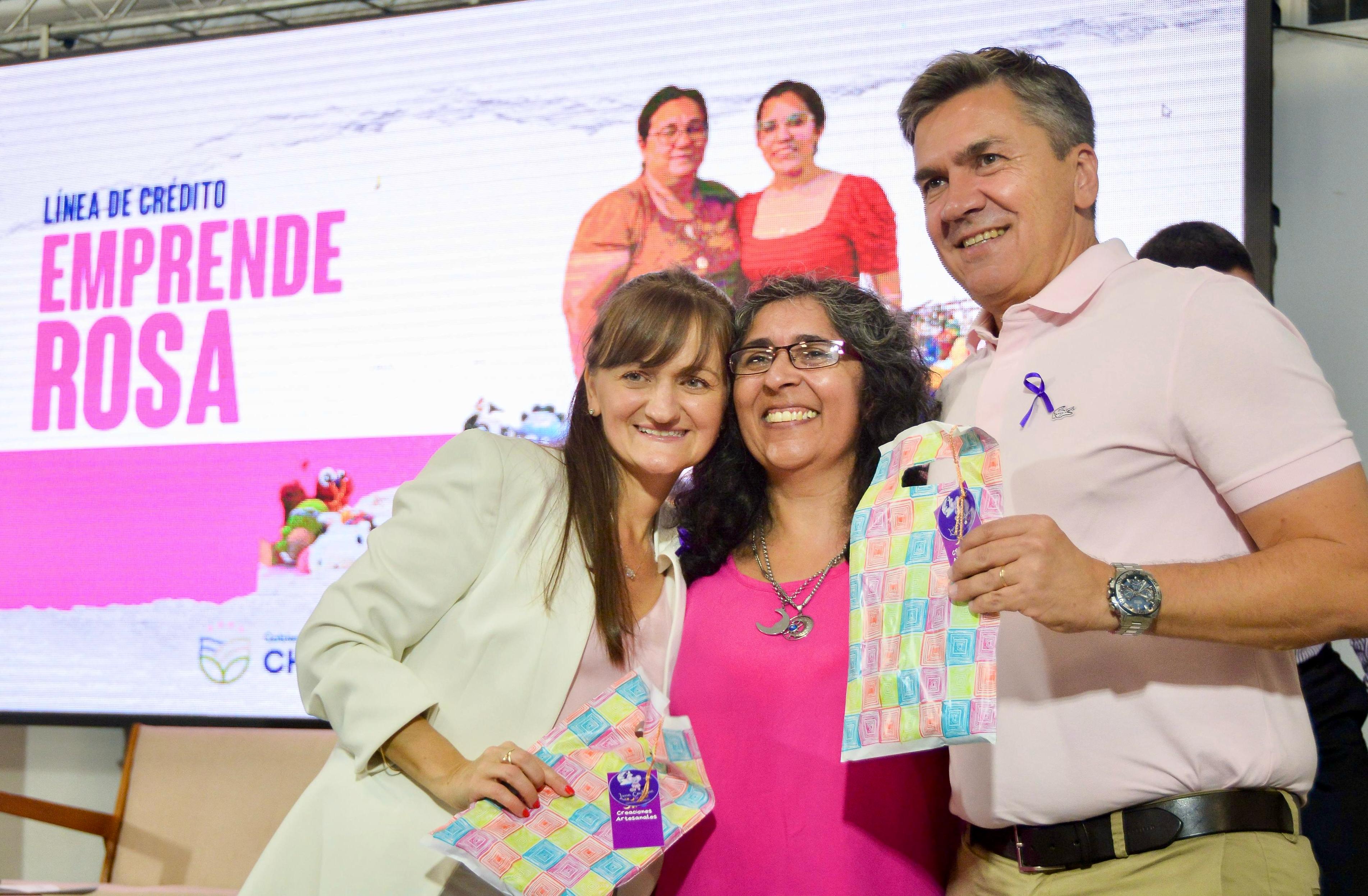 *EL GOBERNADOR ZDERO RATIFICÓ SU COMPROMISO Y ANUNCIÓ EL EMPRENDE ROSA 2025 CON NUEVAS LÍNEAS DE FINANCIAMIENTO