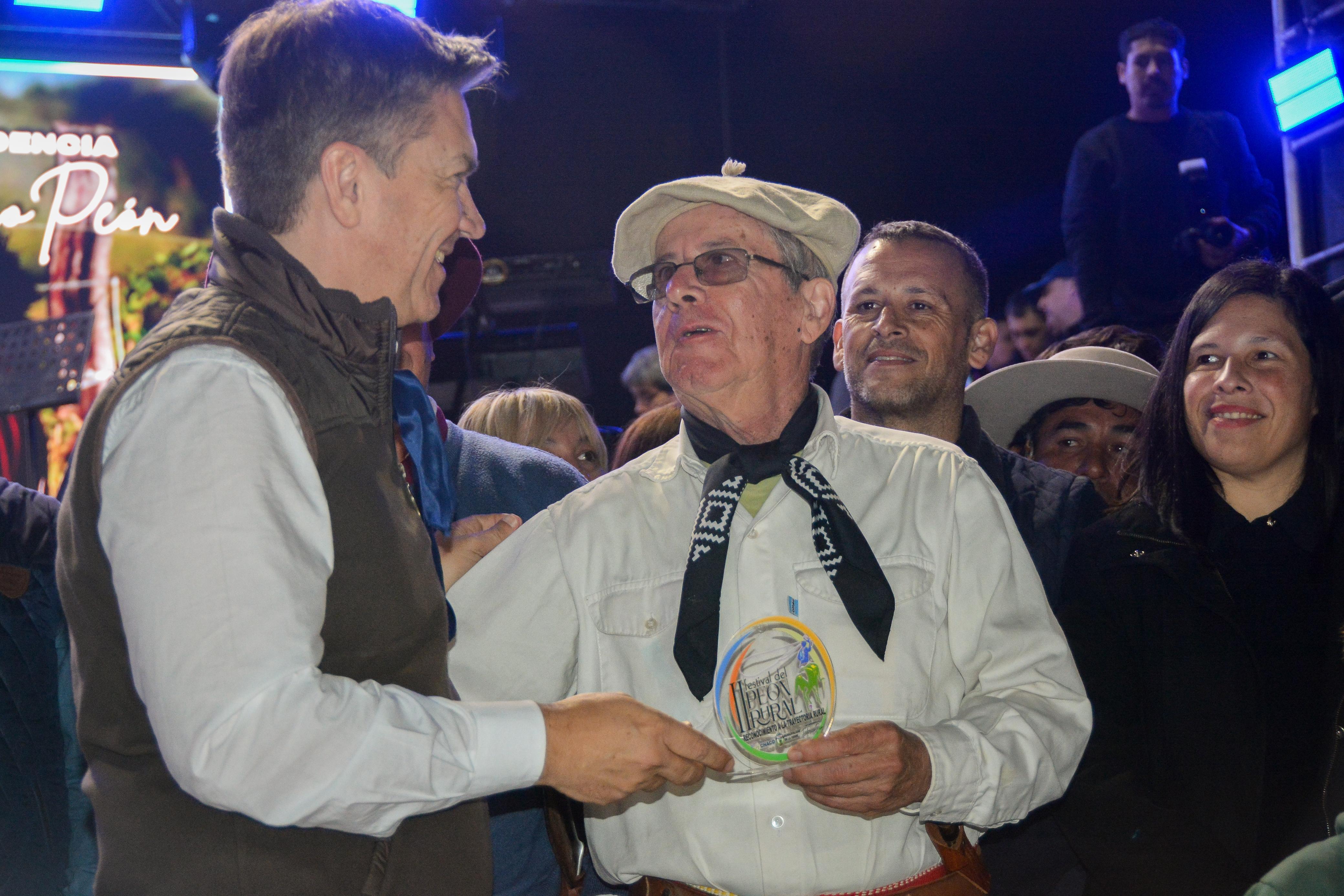 REAFIRMANDO EL COMPROMISO CON EL CAMPO: EL GOBERNADOR ZDERO ACOMPAÑÓ EL II FESTIVAL DEL PEÓN RURAL EN LA VERDE