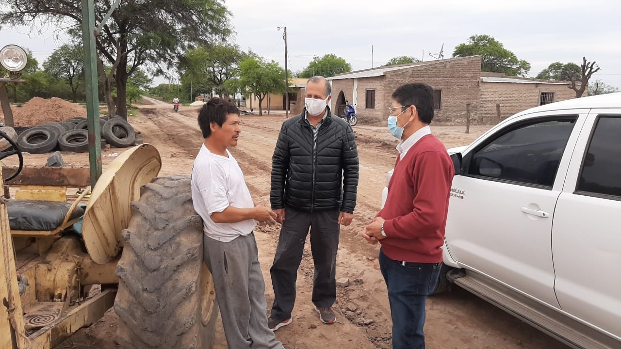 VILLA ANGELA: EL INTENDENTE PAPP DESTACÓ LA COLABORACIÓN DE VIALIDAD PROVINCIAL EN EL RIPIADO DE CALLES