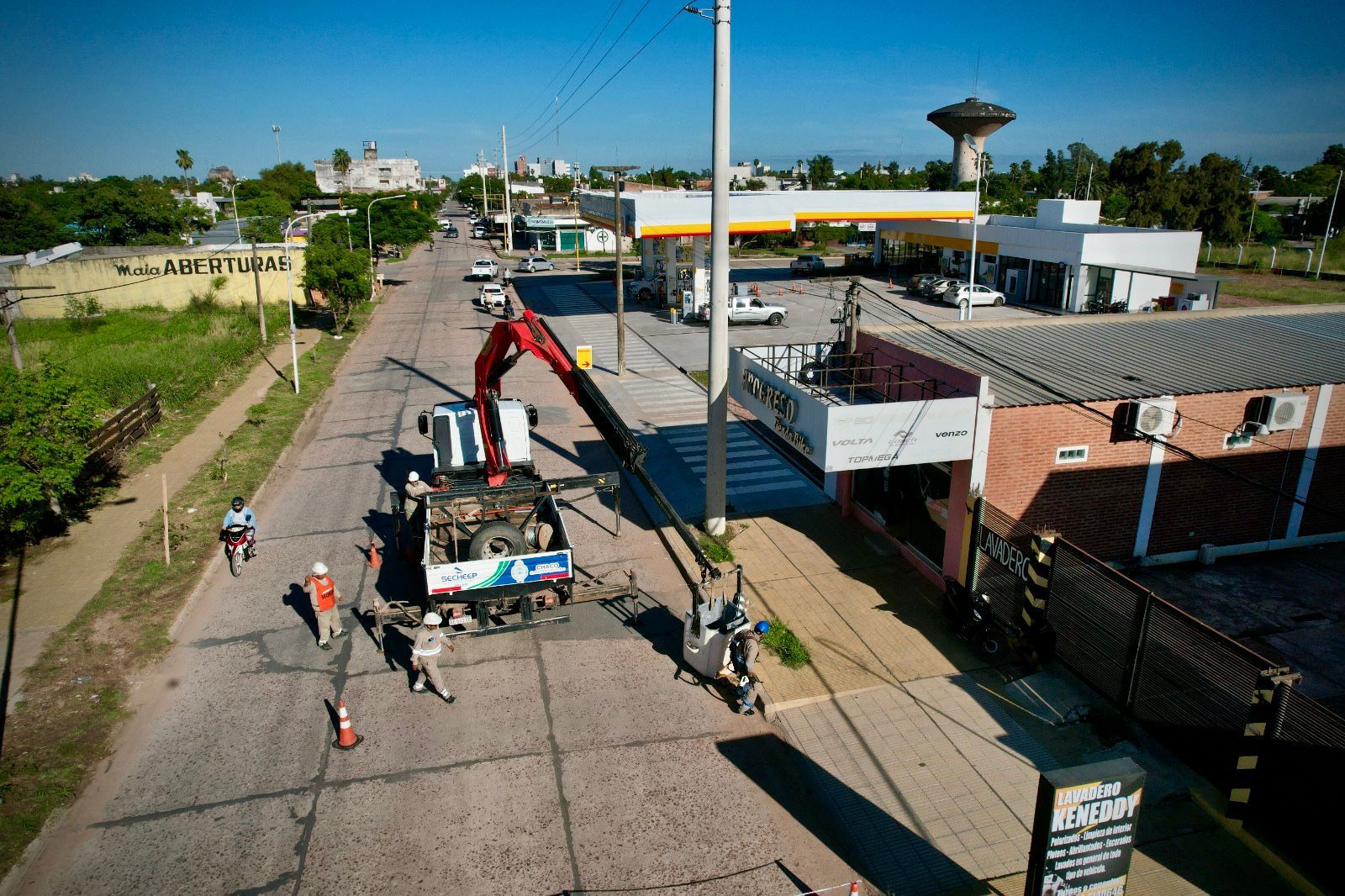 *SECHEEP CONSTRUYE UNA NUEVA RED ELÉCTRICA EN EL MICROCENTRO DE SÁENZ PEÑA*