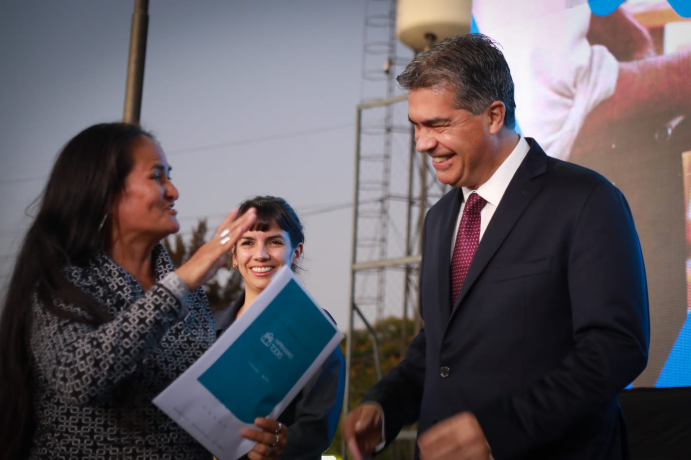 EMPRENDEMOS TODXS: CAPITANICH ENTREGÓ BENEFICIOS PARA FORTALECER PROYECTOS DE ECONOMÍA SOCIAL DEL GRAN RESISTENCIA
