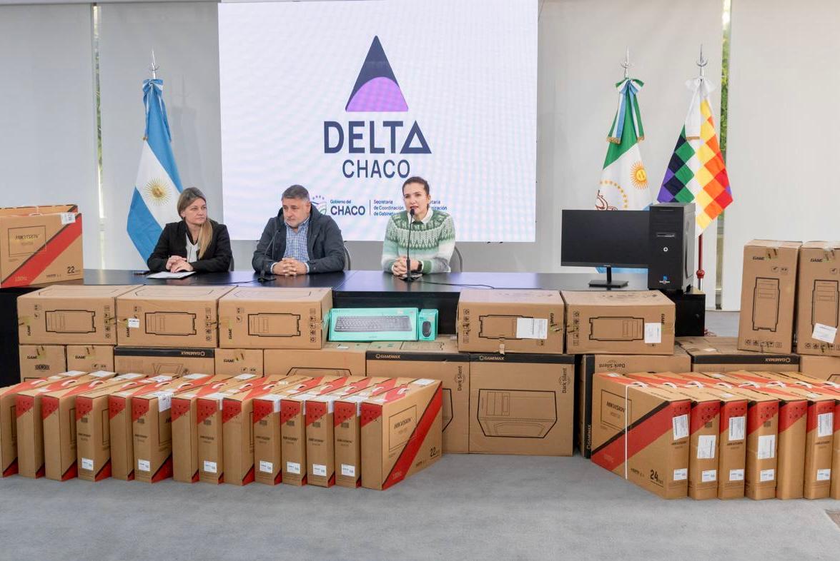EL GOBIERNO ENTREGÓ EQUIPAMIENTOS INFORMÁTICOS PARA FORTALECER EL SISTEMA CATASTRAL DIGITAL DE LA PROVINCIA