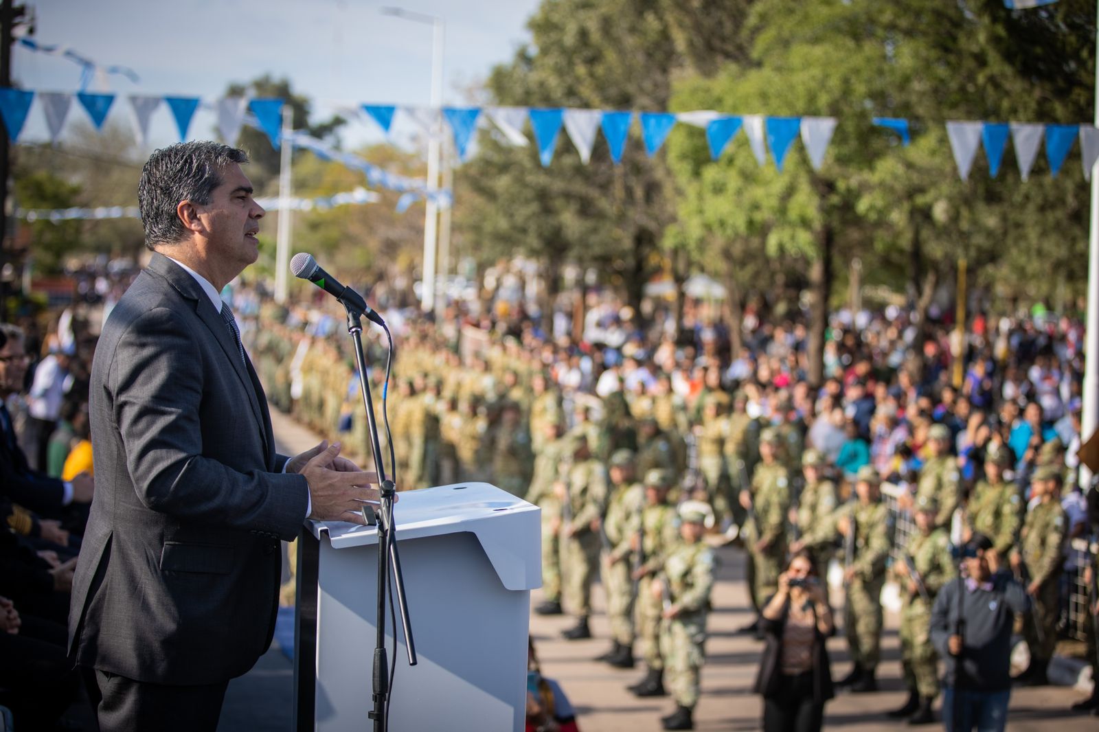 *EN EL DÍA DE LA INDEPENDENCIA, CAPITANICH LLAMÓ A “CONSTRUIR CONSENSOS PARA LOGRAR UNA ARGENTINA JUSTA, LIBRE, SOBERANA Y EN UNIDAD NACIONAL”*
