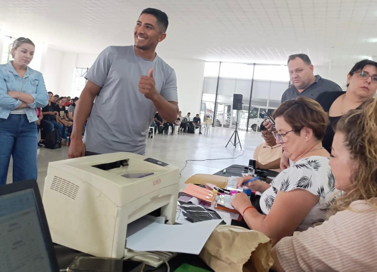 *LA EDUCACIÓN CHAQUEÑA INICIA EL 2025 CON MÁS DE 2000 NUEVOS DOCENTES TITULARES*