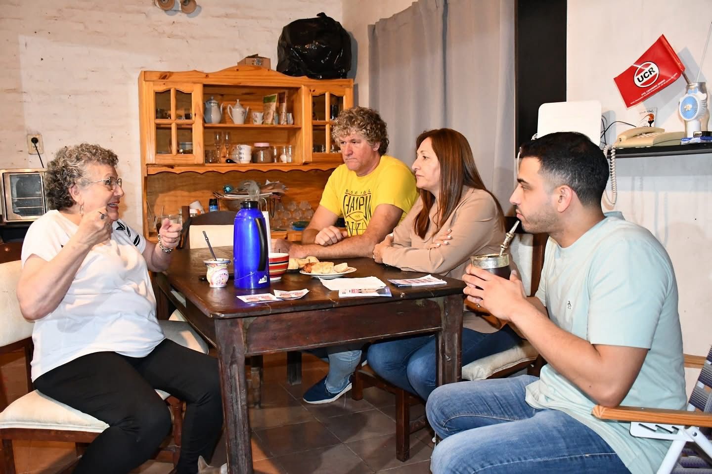 Joaquín García y Susana Maggio acercan sus propuestas a los vecinos de Villa Ángela