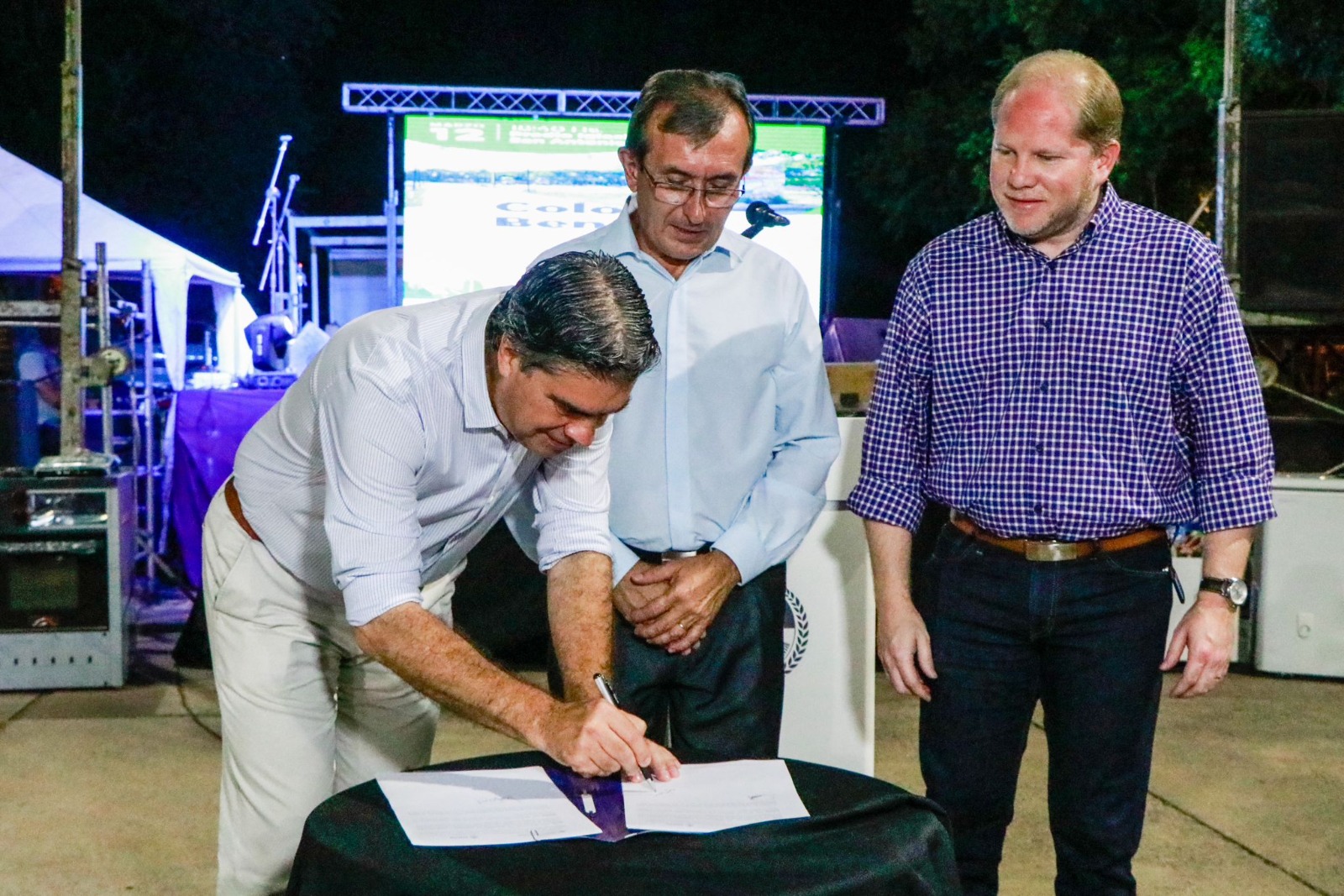 *135° ANIVERSARIO DE COLONIA BENÍTEZ: CAPITANICH INAUGURÓ UNA PLAZA EN EL PARAJE TRES HORQUETAS Y ENTREGÓ 60 TÍTULOS DE PROPIEDAD*