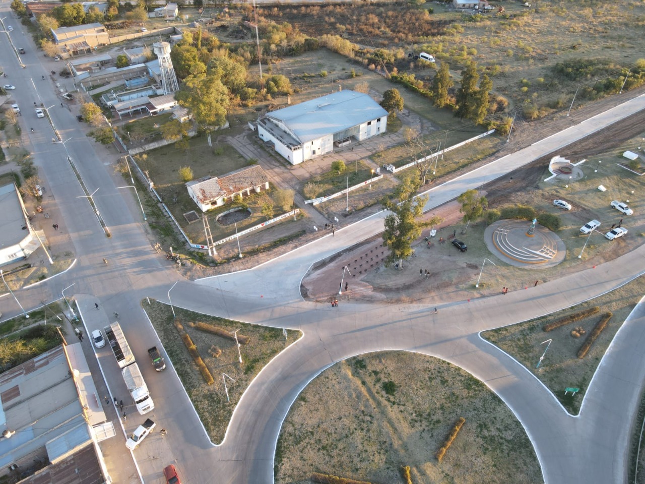 EN VILLA BERTHET, CAPITANICH HABILITÓ LA COLECTORA SUR, OBRAS DE ILUMINACIÓN Y RECORRIÓ LA PLANTA POTABILIZADORA