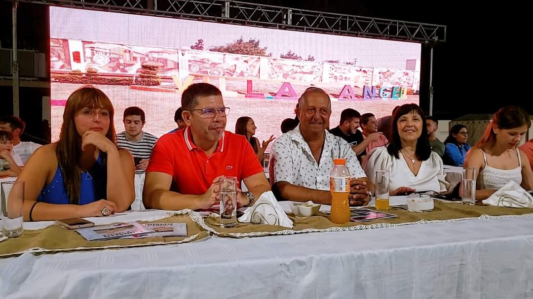 EL ING. ADALBERTO "TITI" PAPP DESTACÓ LA GRAN CONCURRENCIA EN LA 2da NOCHE DE MEGA CARNAVALES