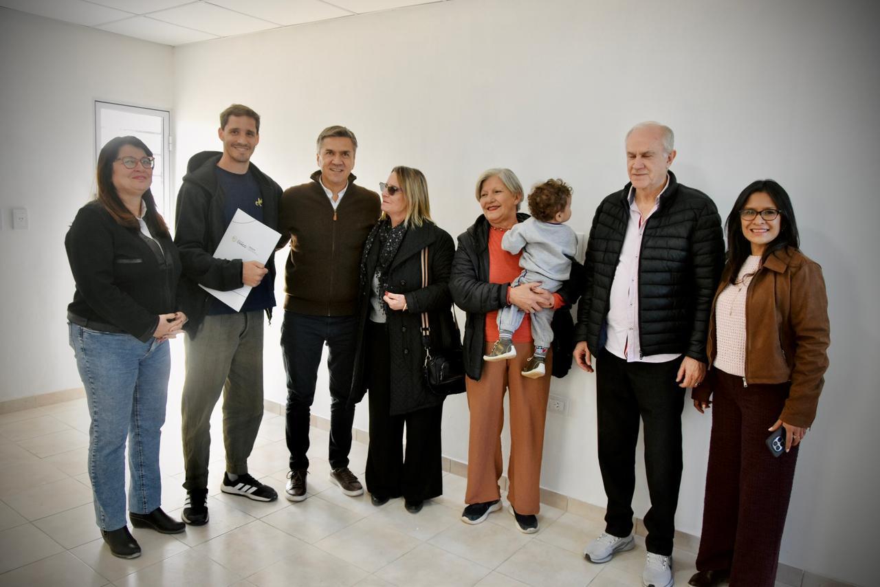 *CHACRA 214: CON INCLUSI&Oacute;N Y TRANSPARENCIA, EL GOBERNADOR ZDERO ENTREG&Oacute; M&Aacute;S  VIVIENDAS EN RESISTENCIA*