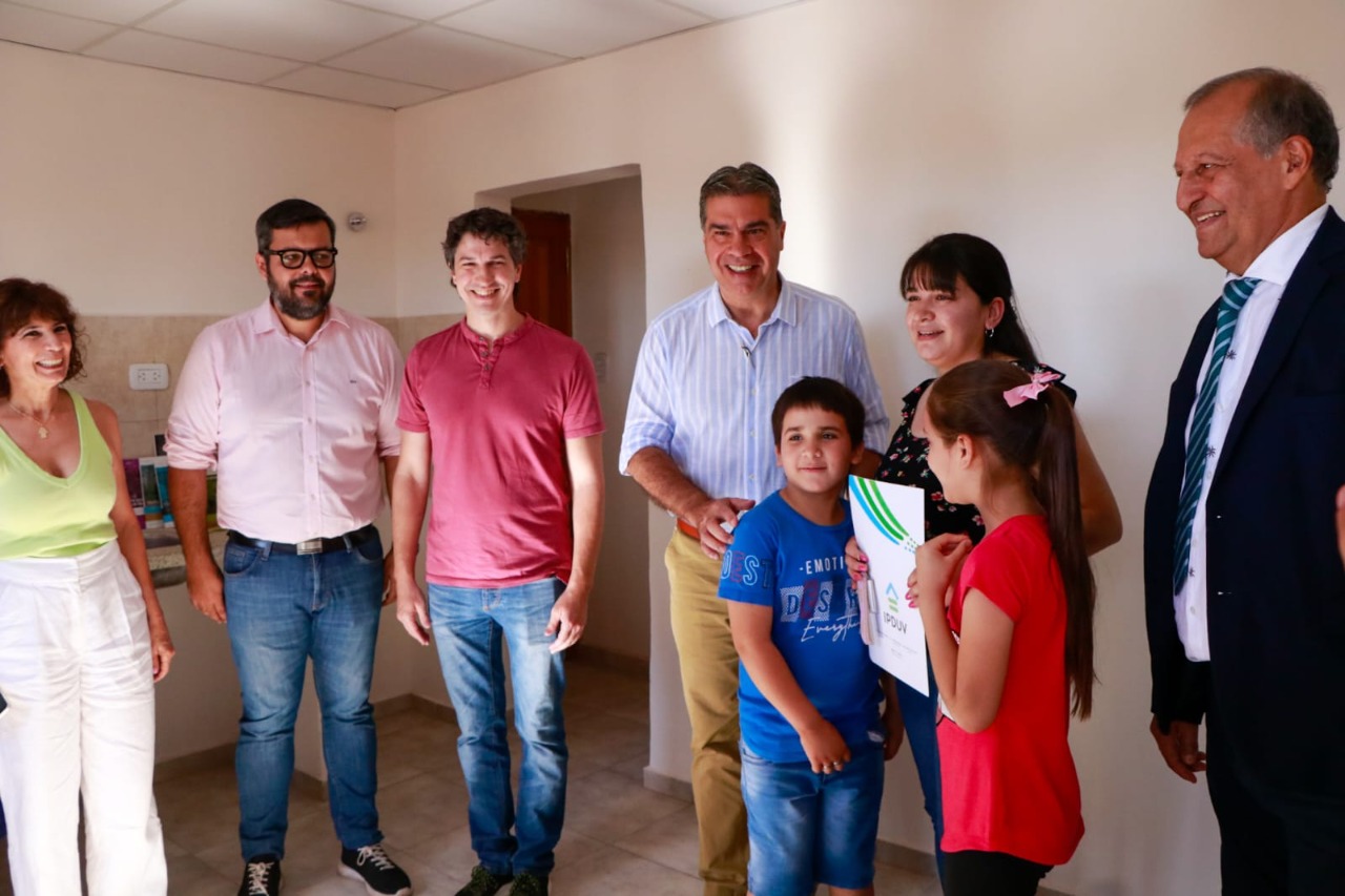 *CAPITANICH ENTREGÓ 25 VIVIENDAS EN VILLA ÁNGELA: “SEGUIMOS CUMPLIENDO CON EL DERECHO HABITACIONAL DE LAS FAMILIAS CHAQUEÑAS”*