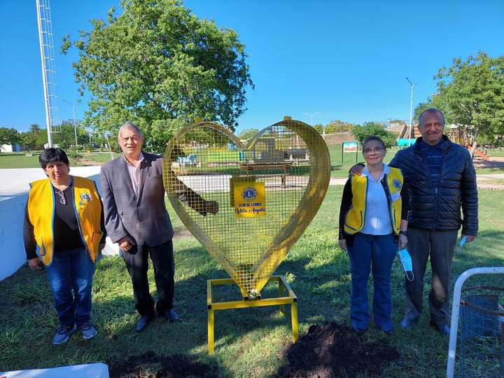 PAPP ACOMPAÑA AL CLUB DE LEONES EN CAMPAÑA PARA JUNTAR TAPITAS PARA EL SOSTENIMIENTO DEL GARRAHAN