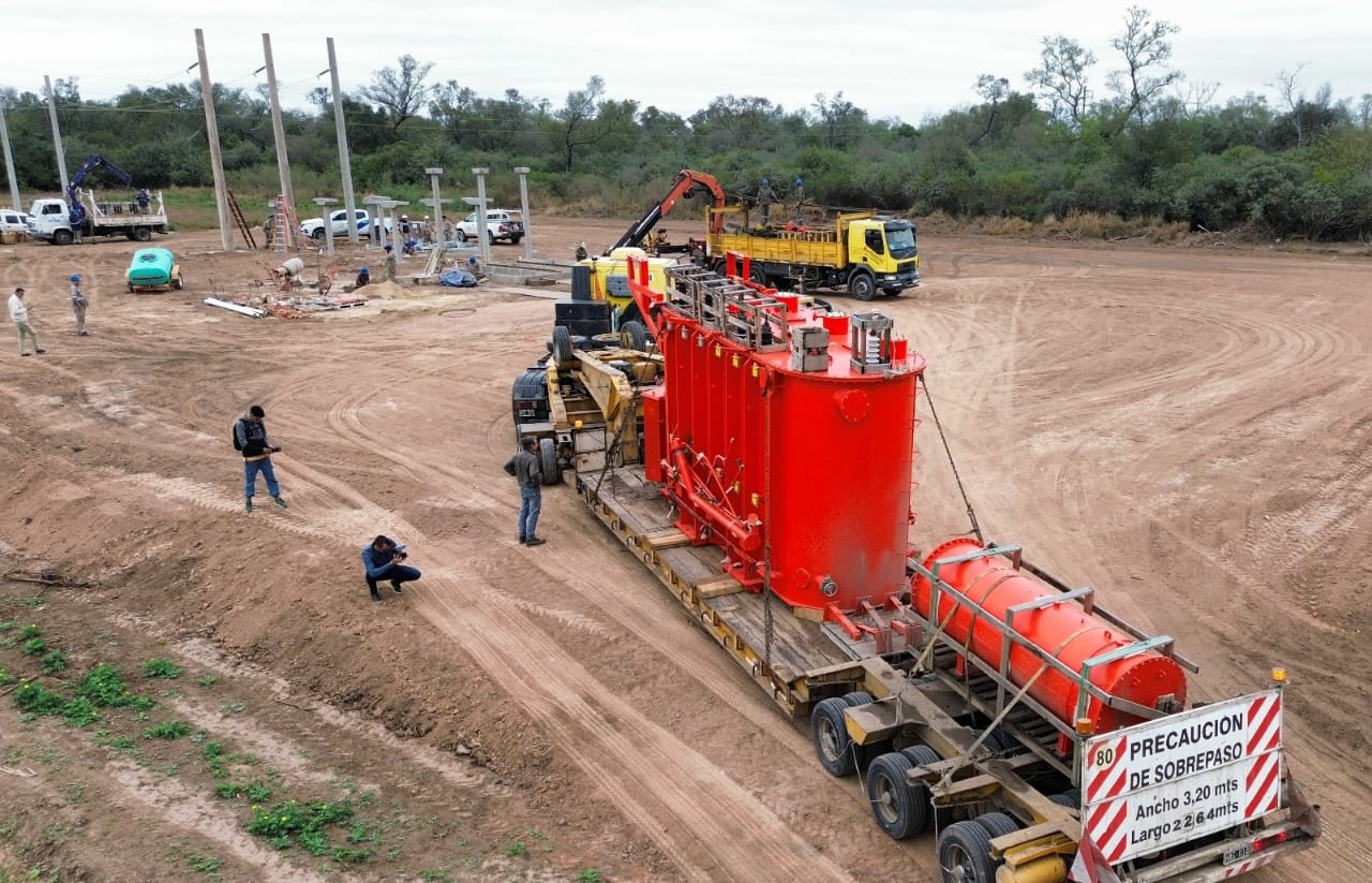 SECHEEP COMENZÓ LA INSTALACIÓN DE UN EQUIPO DE POTENCIA PARA LA NUEVA ESTACIÓN TRANSFORMADORA DE LAS BREÑAS