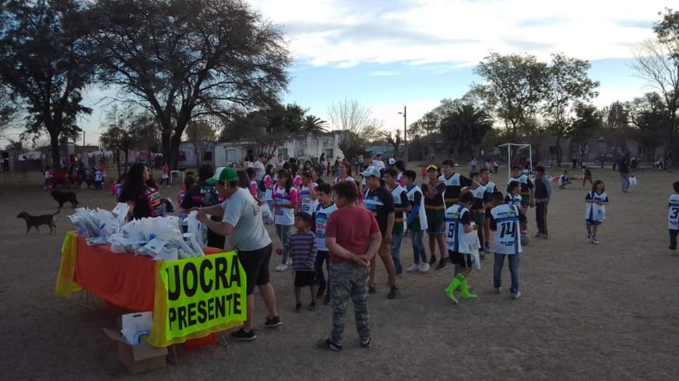 VILLA ANGELA: ESCUELITA  DE FÚTBOL "LA AMISTAD" CON AGASAJOS POR EL DÍA DEL NIÑO