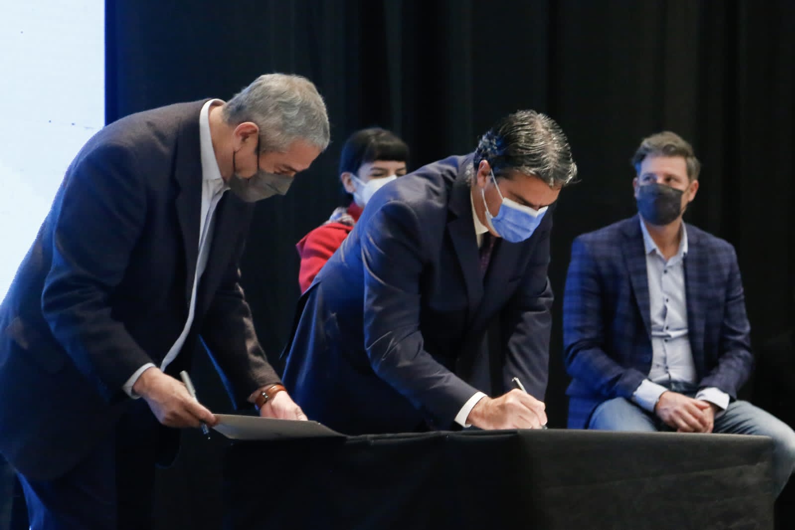 *CAPITANICH Y FERRARESI CONFIRMARON LA CONSTRUCCIÓN DE EDIFICIOS PROCREAR EN EL EX PEDIÁTRICO Y ENTREGARON CRÉDITOS A TASA 0
